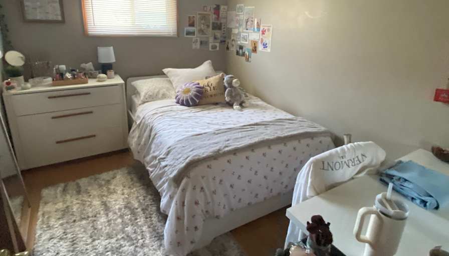 Thorold, ON's room