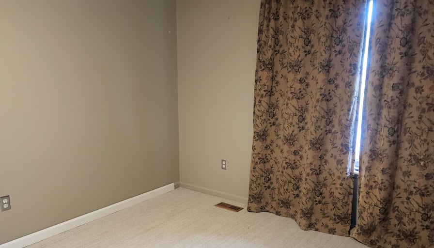 Enrique's room