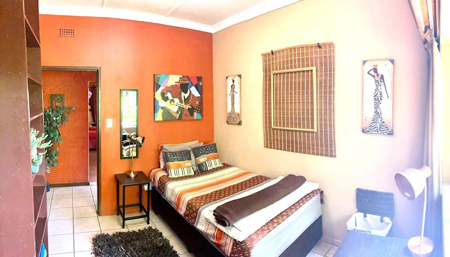 Jos Milne's room