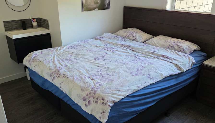 Sandro's room