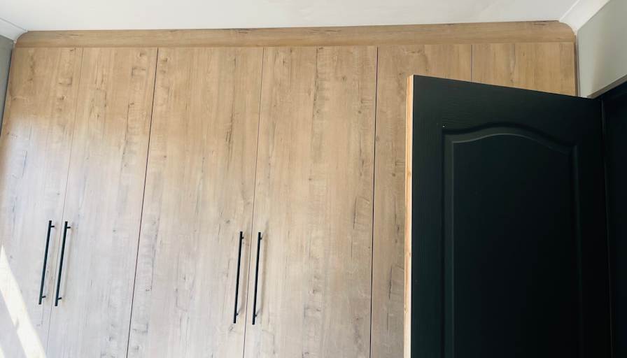 Hlume properties's room