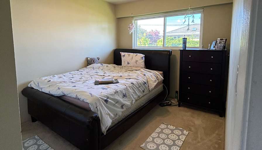 Neeru's room