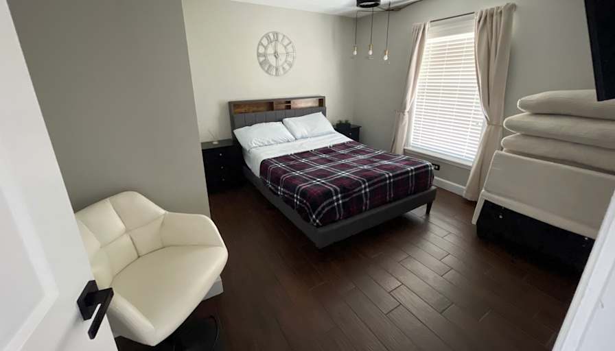 Carlos's room