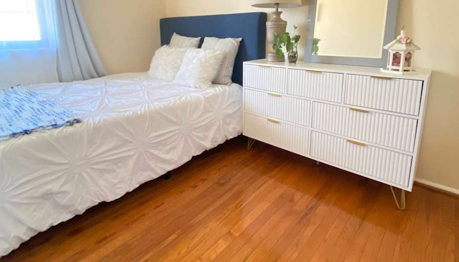 Lina's room