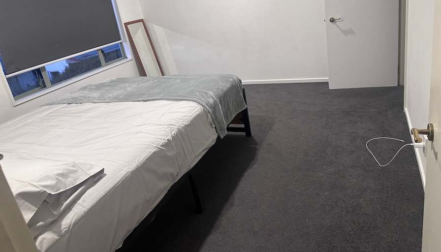 Furnished room in a townhouse · Edgeware, Canterbury 8013-1