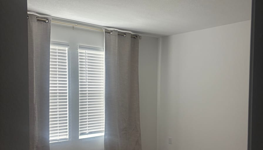 Stephany acuna's room