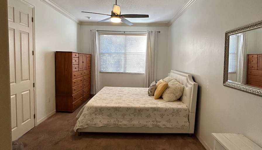 Ena's room