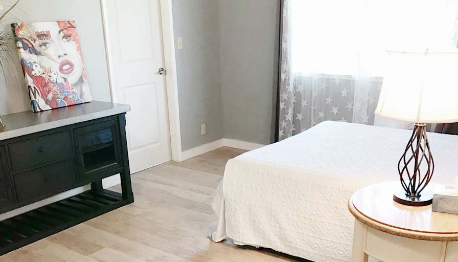 sandy's room
