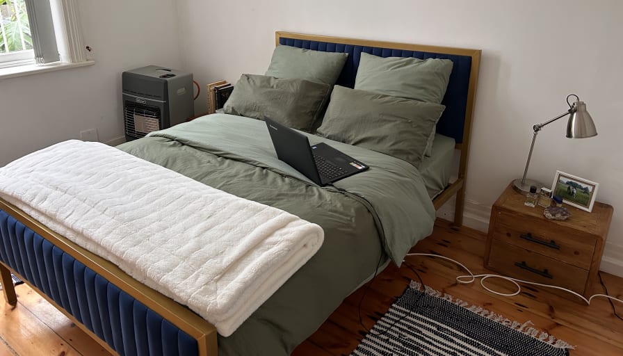 Vernon's room