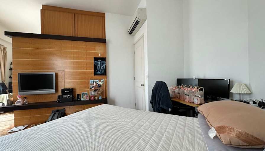 Ruhani's room