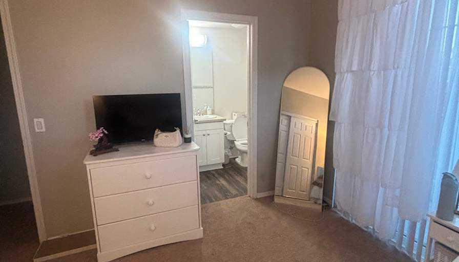 Yesenia Valdivia's room