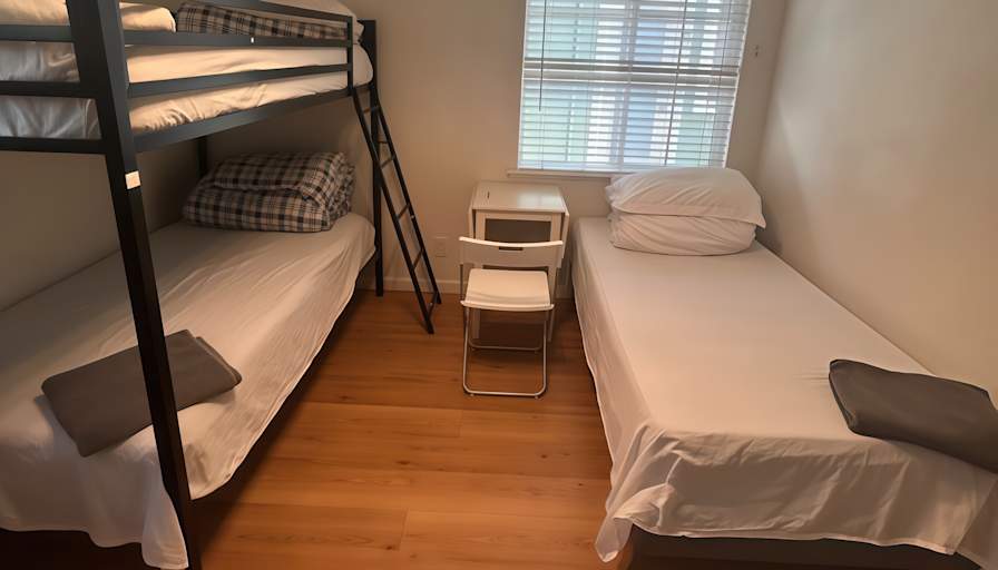 Julia Va's room