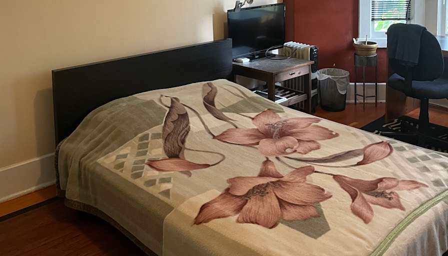 Gil's room