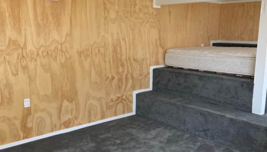 Tee's room