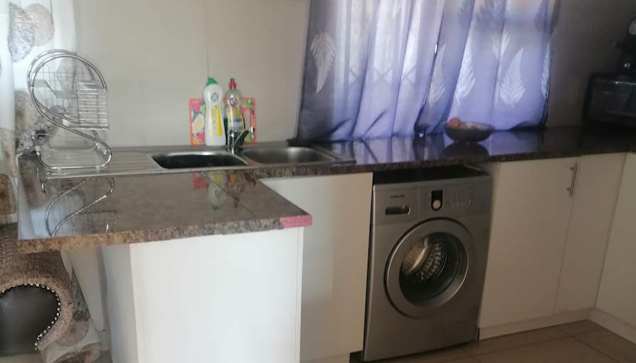 Mbali Wendy Mncadi's room
