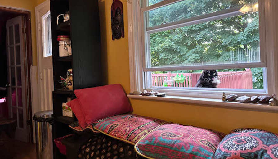 Andrea J Simms's room