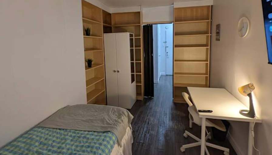 Isacco's room