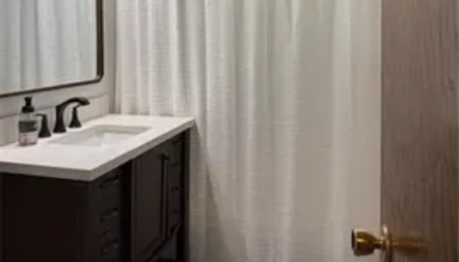 Duol Chut's room