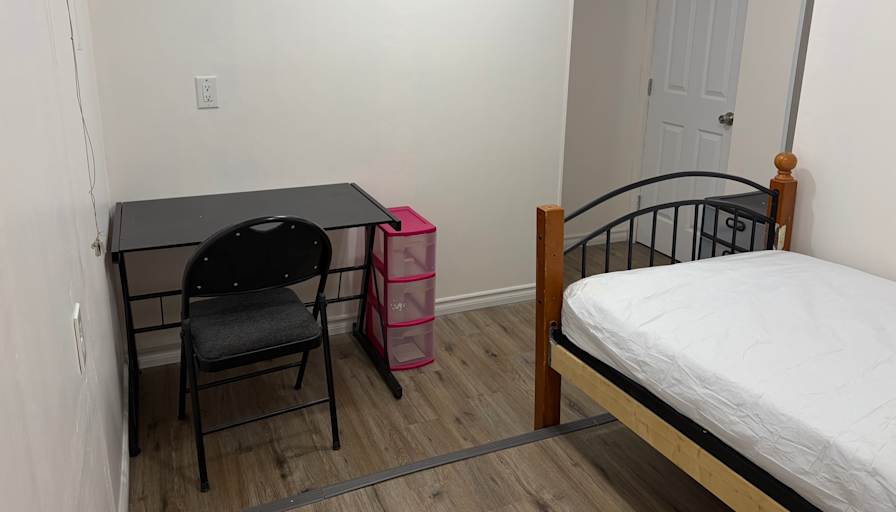 Huyen's room