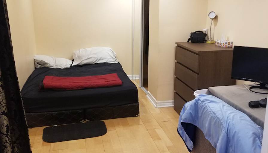 SINTHUJAN's room