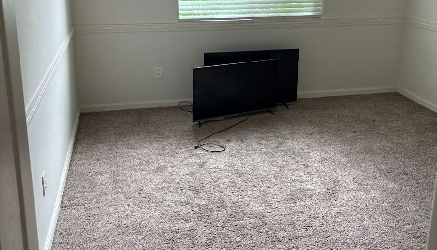 Ndea's room