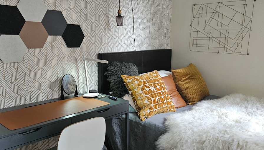 kim's room