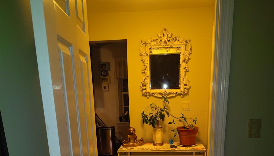 NICKIE G LAMERE's room