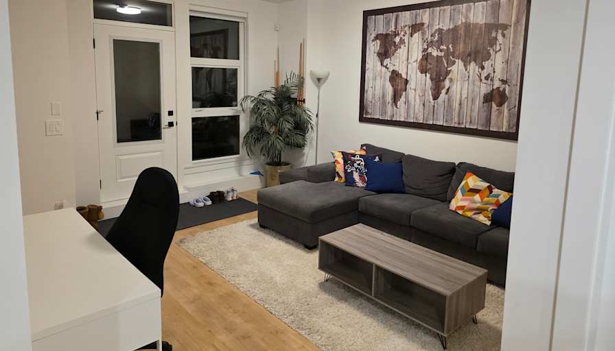 South Surrey - Grandview Heights's room