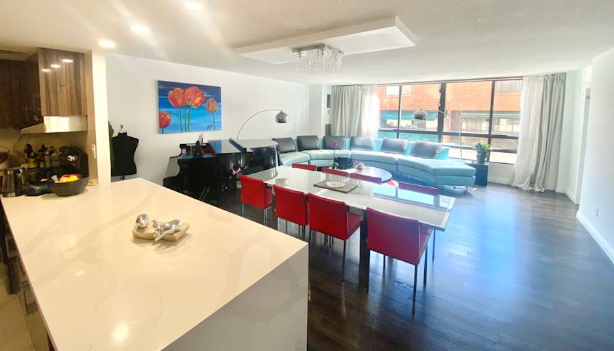 Xander Lee's room