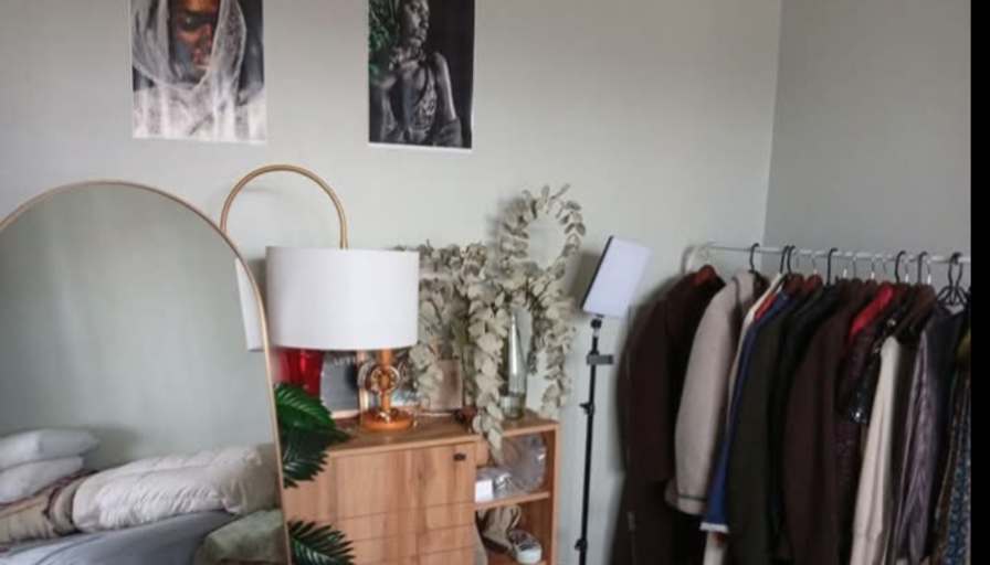 Dede's room
