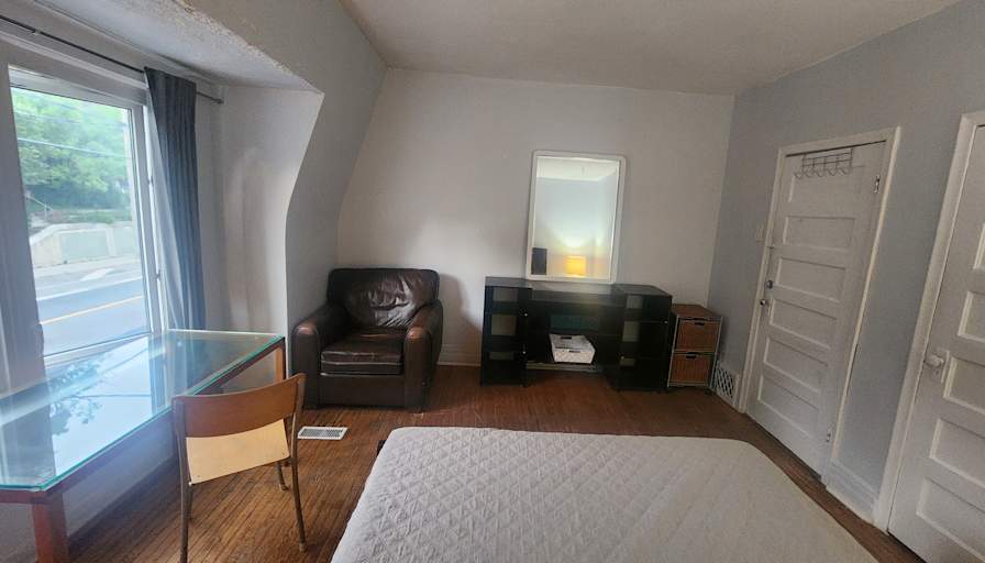 Laure's room
