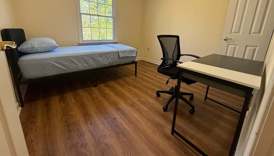 Ken's room