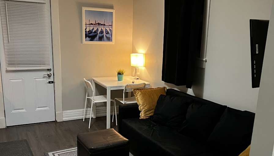 Nick Sarkovski's room