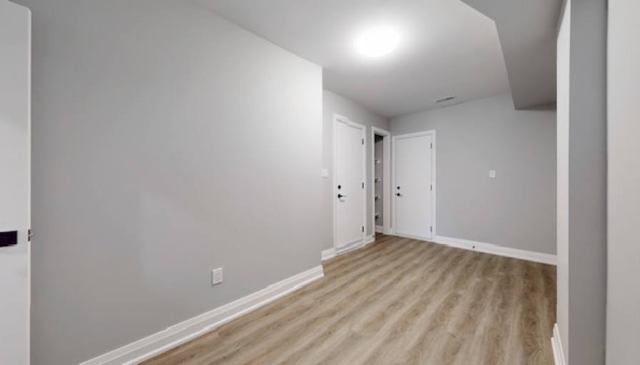 Tolobi Rental's room