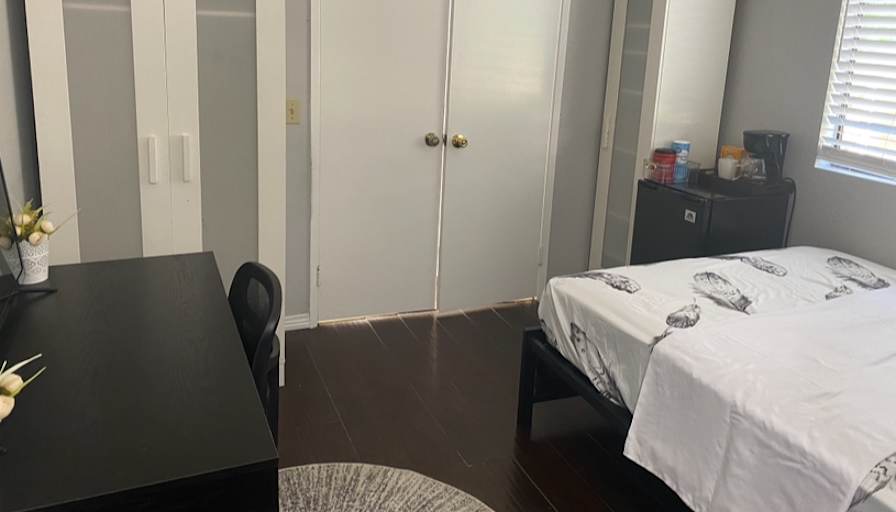 Carmen's room
