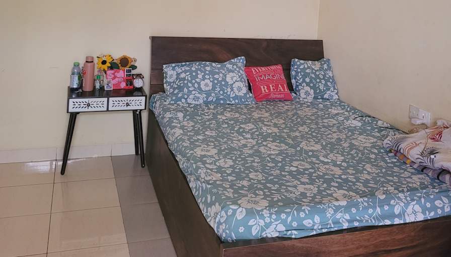Jasleen Batra's room