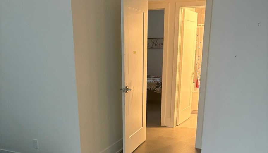 Emre's room