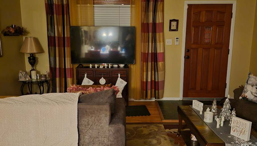 Brenda Sue Mcelhiney's room