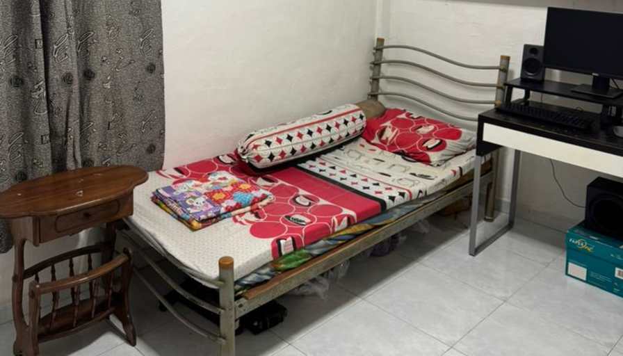 JOnathan's room