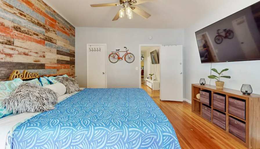 Yvette's room