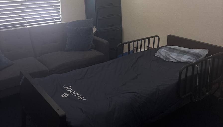 Mo Martin's room