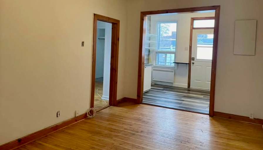 Safia Desrosiers's room