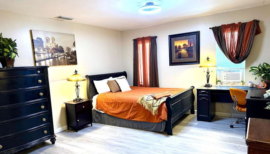 Shawn Harris's room
