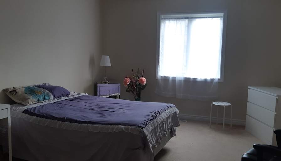 EDDY ABRIL's room