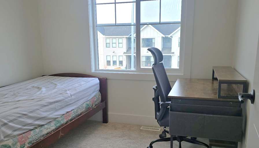 Analyn Carrillo's room