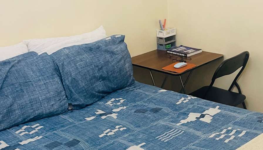 Gwen's room