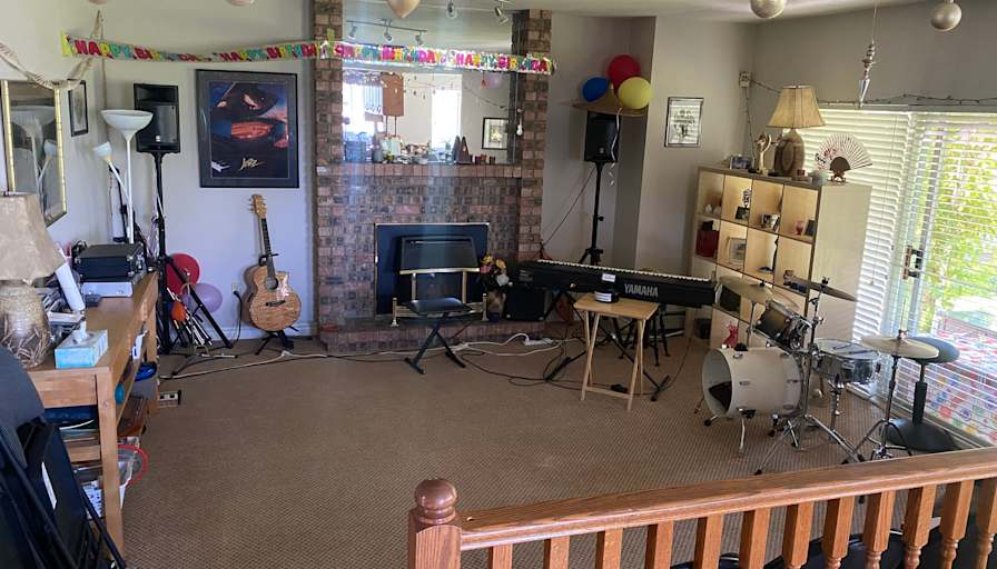 William  Lowe's room