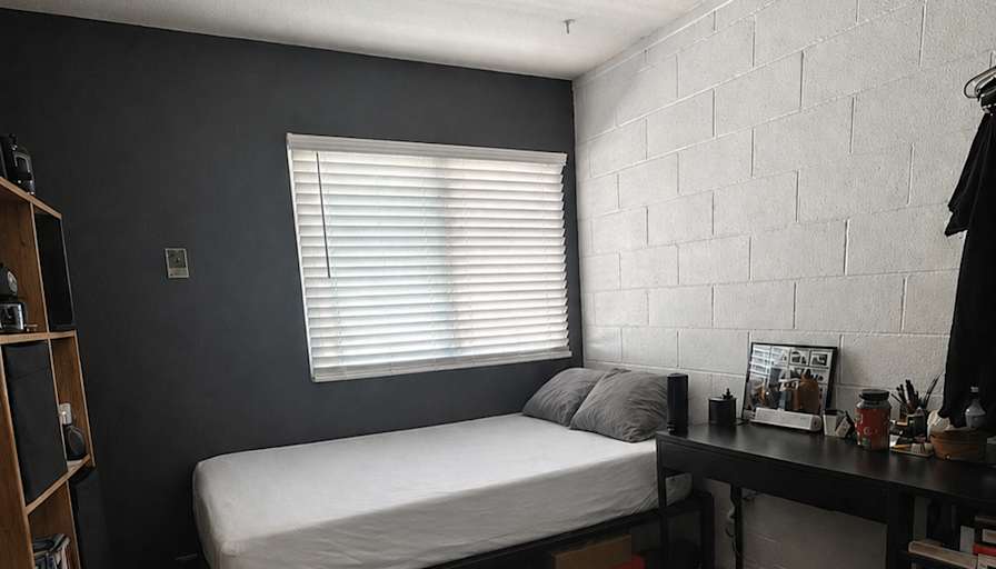 Alex Gonzalez's room