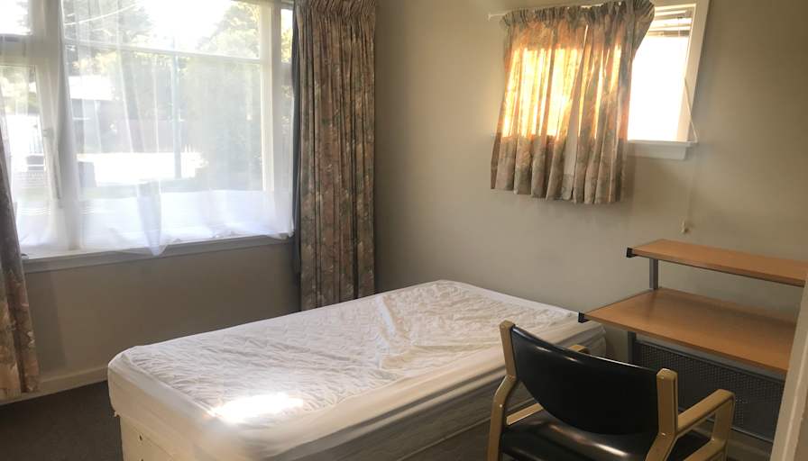 Qamar's room