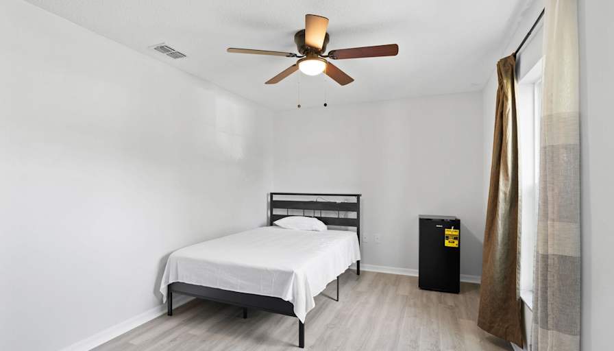 PadSplit's room